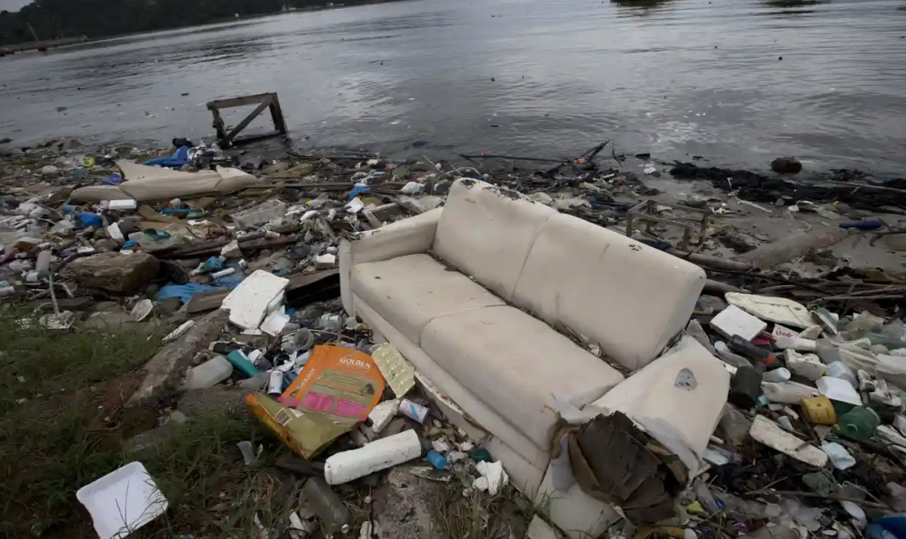 Rio bay pollution